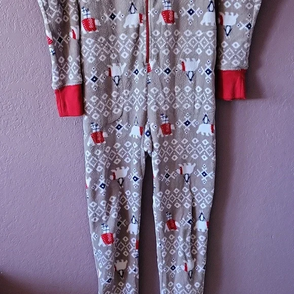 Matching Women's Polarbear Pajamas - Picture 5 of 17